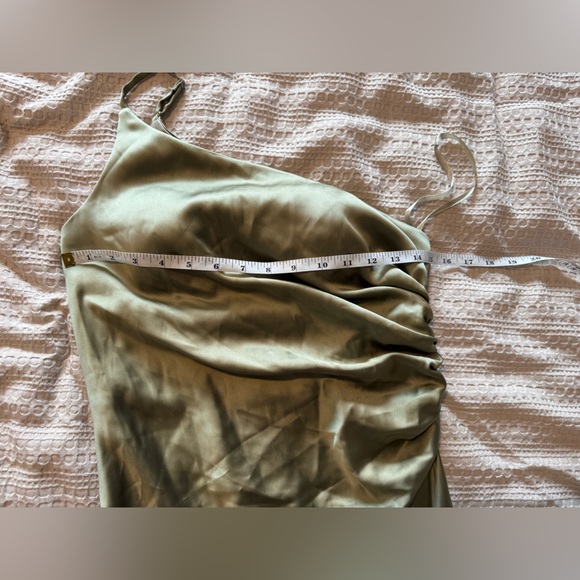 Revelry Jade Satin Dress in Moss One-Shoulder Side Ruched Evening Gown size 4 - Picture 9 of 11